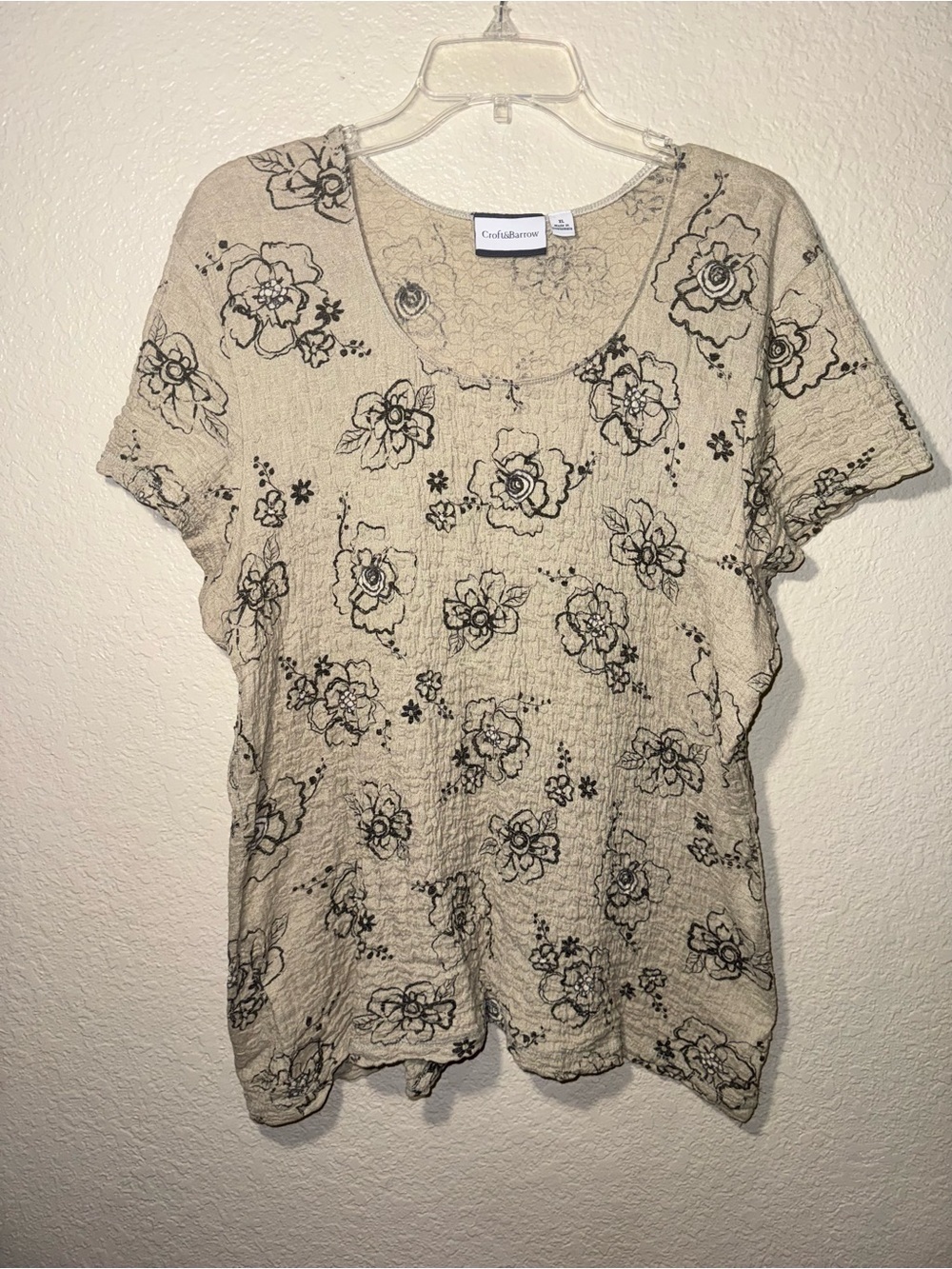 Croft & Barrow XL Textured Floral Print Short Sleeve Beige Top